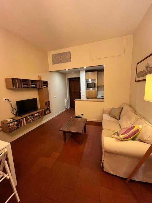 Colosseum Apartment - Your Cozy Roman Escape エクステリア 写真